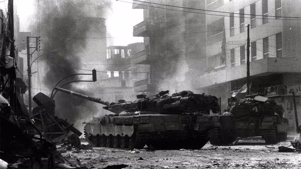 Ngày 3/6/1982, Israel xâm lược Liban, với lý do ám sát đại sứ của nước này tại Vương quốc Anh và điều động lực lượng không quân của mình, tiến hành một cuộc không kích nhằm vào địa điểm tập trung của PLO. Tất nhiên cuộc đọ sức giữa tiêm kích MiG-23 của Syria và F-15/16 của Israel là không thể tránh khỏi.