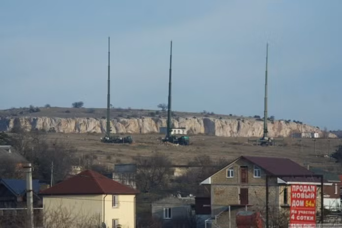 Murmansk-BN có khả năng chặn liên lạc giữa tàu chiến với máy bay và vệ tinh. Hơn nữa, trên cả hai hướng, ngăn chặn luồng thông tin từ vệ tinh đến các đơn vị chiến đấu cụ thể. Điều này rất quan trọng, vì các vệ tinh trinh sát mục tiêu, có khả năng dẫn đường chính xác cho tên lửa tiến công mục tiêu.