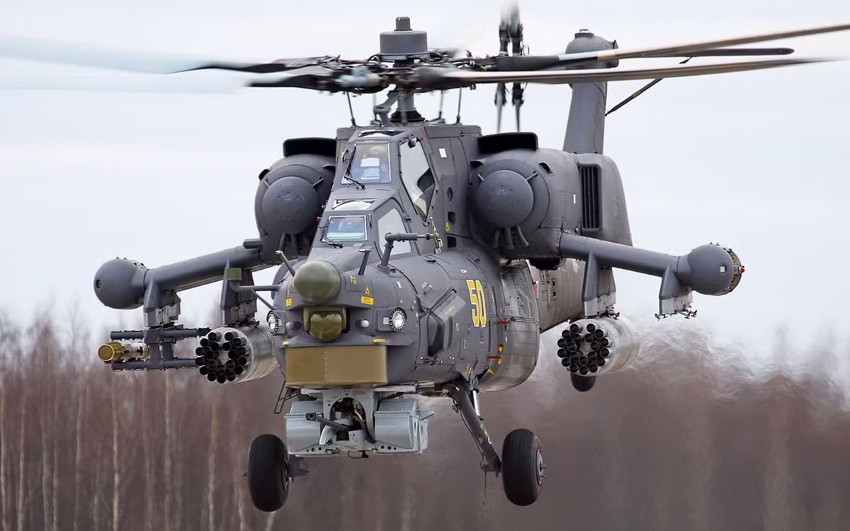 Trong khi đó, người Mỹ đặt một cái tên rất phù hợp cho trực thăng tấn công Mi-28 là Havoc (Kẻ tàn phá). Đây là cỗ máy đa năng có thể tìm và tiêu diệt bất kỳ phương tiện bọc thép nào, cũng như các mục tiêu bay chậm trên không và sinh mạng kẻ địch. 