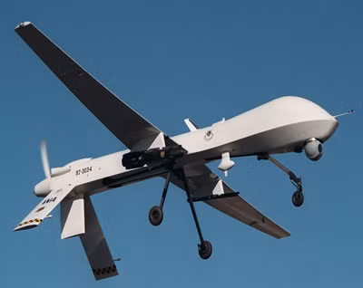 MQ-1 ban đầu được thiết kế để thực hiện các vai trò bao gồm trinh sát trên không và quan sát phía trước; và giờ đây, có những phiên bản nâng cấp, mang theo vũ khí, máy ảnh và các cảm biến khác để thực hiện nhiều nhiệm vụ.