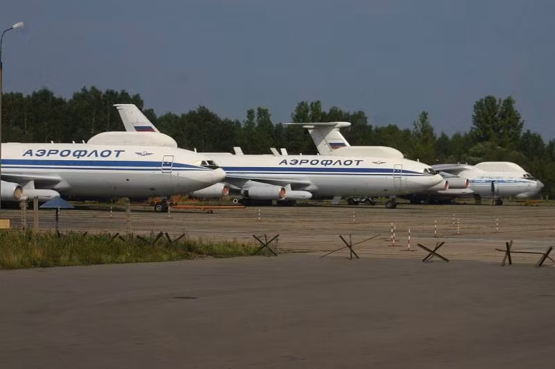 Hai chiếc máy bay Sở chỉ huy trên không (VKP) Il-96VKP, được chế tạo trên cơ sở máy bay Il-96-400M, tại Công ty Sản xuất Máy bay Voronezh (VASO). Trong tương lai, một đơn đặt hàng cho chiếc máy bay thứ ba là hoàn toàn có thể.