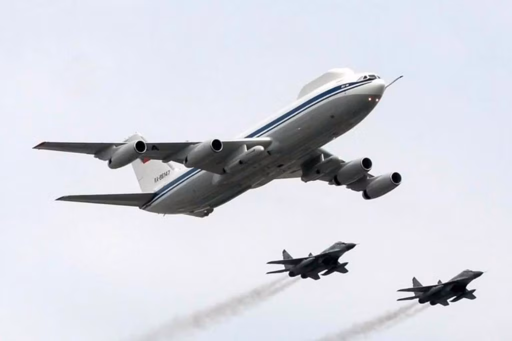 Bộ Quốc phòng đã đặt mua 2 chiếc Il-96VKP; việc chế tạo chiếc đầu tiên đã bắt đầu và chiếc thứ hai sẽ bắt đầu được lắp ráp trong tương lai gần. Cũng có thể đơn đặt hàng cho VKP thứ ba.