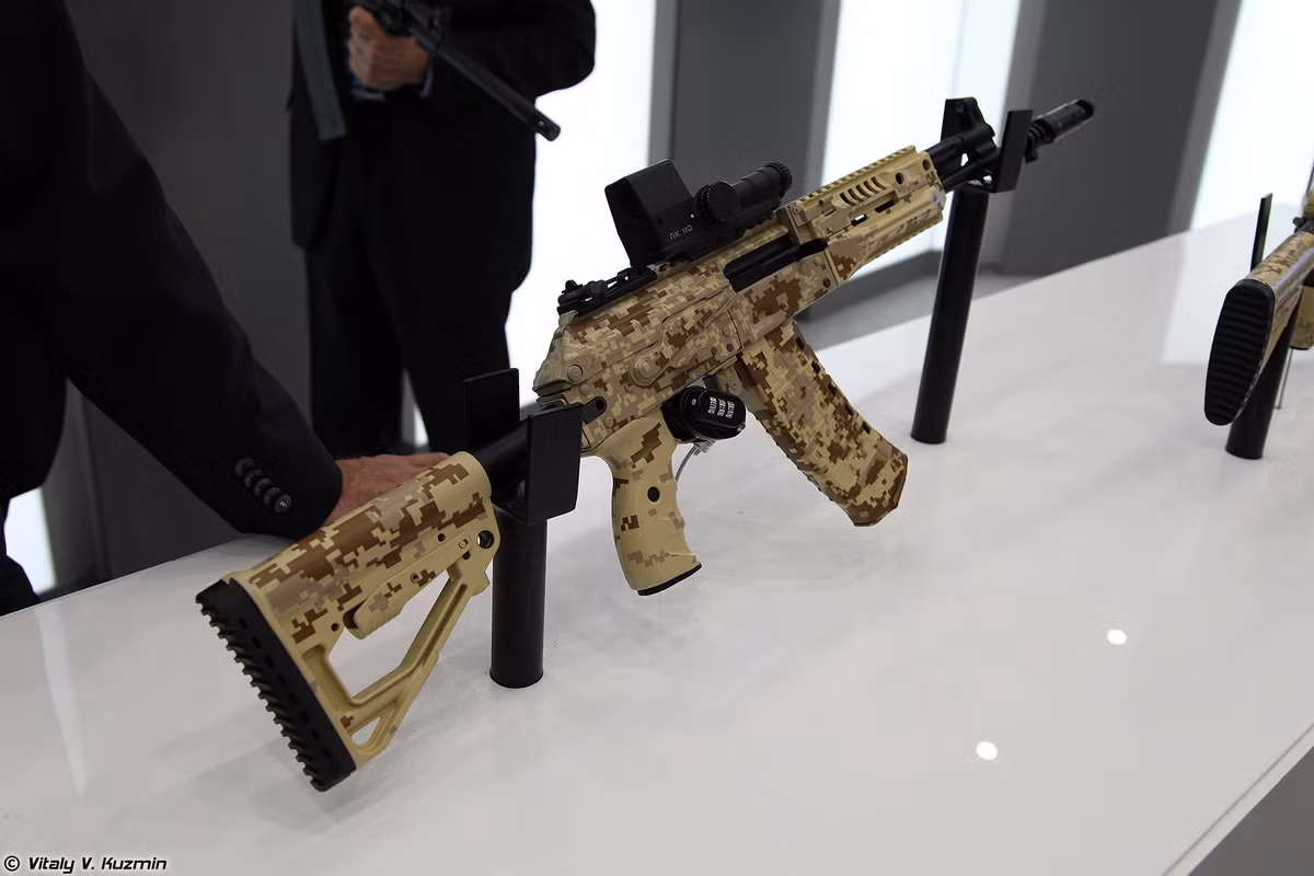 “Súng trường tấn công AK-12 sẽ trở thành vũ khí cơ bản của người lính Nga trong nhiều thập kỷ tới. Kinh nghiệm hoạt động trong quân đội khẳng định, nhiệm vụ mà Công ty được giao, đã hoàn thành toàn diện”; Văn phòng báo chí của Kalashnikov cho biết thêm.