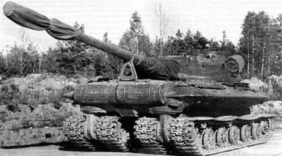 Mẫu xe tăng này được phát triển năm 1959, tuy nhiên trong quá trình thử nghiệm, Object 279 đã cho thấy tính hạn chế khi kích thước quá lớn và quá nặng để di chuyển trên các con đường của Liên Xô, cũng như quá đắt đỏ và khó có thể vận chuyển.