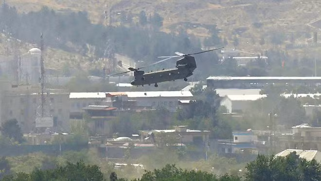 Giờ đây, chính quyền Afghanistan cần một con át chủ bài nào đó; nếu không giành được chiến thắng, thì ít nhất cũng phải củng cố vị thế của chính họ trong các cuộc đàm phán với Taliban, về việc chuyển giao quyền lực và đảm bảo cuộc sống cho các quan chức hiện tại.