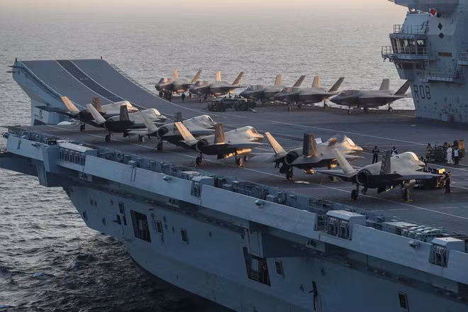 Các hàng không mẫu hạm Prince of Wales và Queen Elizabeth, mỗi chiếc có thể chở tới 40 máy bay F-35B trên boong sẽ là một lực lượng rất đáng gờm. Với sự kết hợp khả năng tàng hình, radar tiên tiến, công nghệ cảm biến và SPEAR 3, F-35 sẽ bảo vệ tàu sân bay khỏi tàu chiến, tàu ngầm, máy bay và tên lửa của đối phương.
