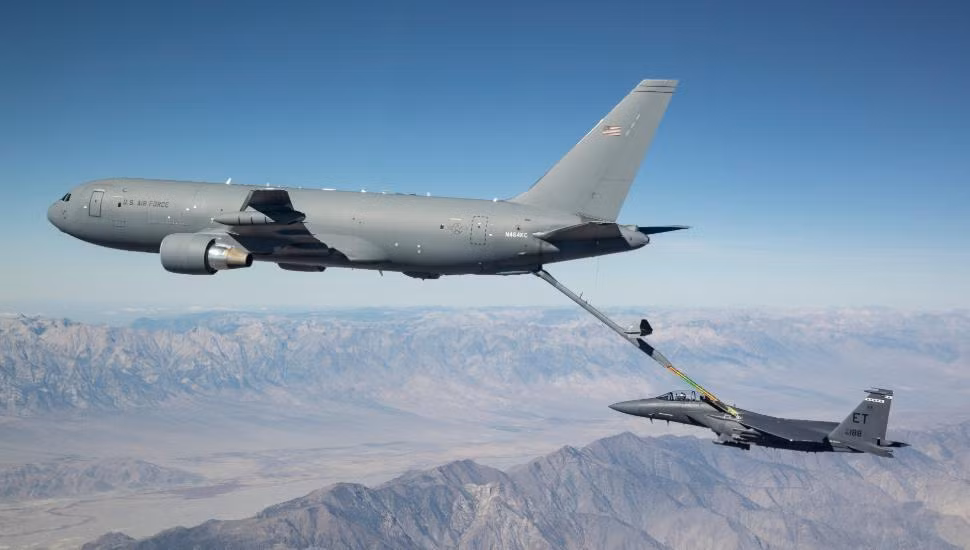 Không quân Mỹ đã chi 1,6 tỷ USD cho các chuyến bay thử nghiệm của máy bay tiếp dầu KC-46 và chiếc máy bay này, hiện đã được chứng nhận về khả năng tiếp nhiên liệu trên không, cho hầu hết các máy bay chiến đấu của Không quân Mỹ.