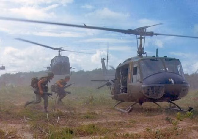 Loại máy bay mà ông bắn hạ nhiều nhất là trực thăng, trong đó có UH-1A (trực thăng vận tải kiêm vũ trang, loại trực thăng hiện đại nhất khi đó), CH-47 (trực thăng vận tải hạng nặng 2 động cơ, có thể chở xe bọc thép, một khẩu đội pháo 155ly hay một chiếc F-16, vẫn là hàng tốt nhất hiện nay trên thế giới).