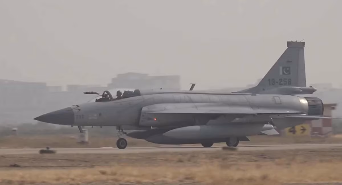 Cho nên chắc chắn trong tương lai, nếu một cuộc chiến tranh giữa 2 quốc gia Azerbaijan và Armenia đối địch tiếp tục xảy ra thì ưu thế sử dụng UAV của Azerbaijan chắc chắn sẽ không còn. Vì vậy, Azerbaijan sẽ cần phải có các máy bay chiến đấu chuyên dụng để có thể phóng tên lửa đối đất tầm xa nhằm tiêu diệt và làm tê liệt hệ thống phòng không Armenia.
