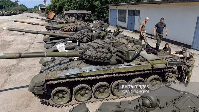 Với việc Ukraine ngày càng phụ thuộc vào vũ khí nhập khẩu, nước này có thể cuối cùng sẽ bắt đầu cân nhắc việc nhập khẩu xe tăng nước ngoài thay vì dựa vào chính mình trong tương lai xa.