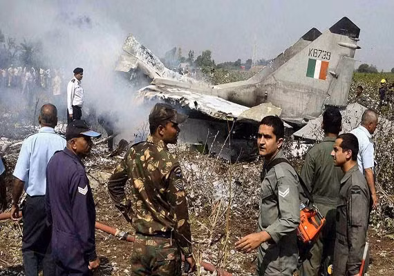 Sau khi Liên Xô tan rã, những chiếc Su-27 hạng nặng và tiên tiến hơn được chọn làm chiến đấu cơ chính của Quân đội Nga. Trong khi đó, thành tích thực chiến kém, bán kính hoạt động và tuổi thọ ngắn, khiến MiG-29 hoàn toàn mất chỗ đứng. Phải nói rằng MiG-29 ra đời không đúng thời điểm, tuy không phải là thất bại nhưng nó thực sự mang số phận "hẩm hiu".
