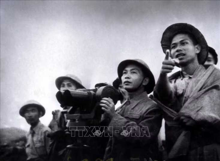 Về sau, trong hồi ức "Điện Biên Phủ, điểm hẹn lịch sử”, tướng Giáp đã thổ lộ: "Ngày hôm đó, tôi đã thực hiện được một quyết định khó khăn nhất trong cuộc đời chỉ huy của mình!".