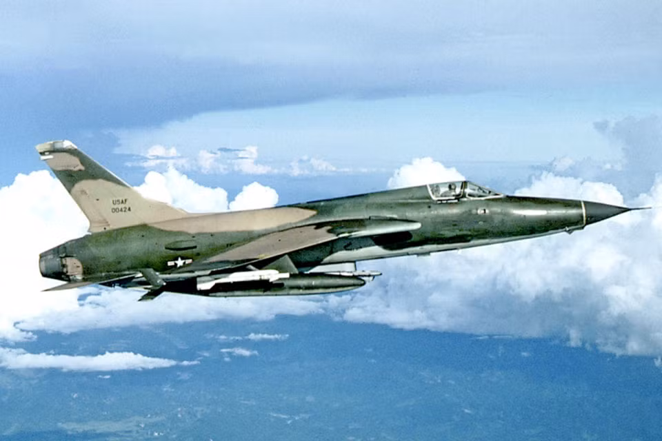 Kết quả đó chắc chắn không làm Lầu Năm Góc bằng lòng, khi F-105 là máy bay được kỳ vọng nhiều nhất. Để cải thiện chiến thuật của mình, vào năm 1969, Không quân Mỹ đã tiến hành các trận không chiến giả định, giữa một chiếc F-105 và một chiếc MiG-21 của Iraq.
