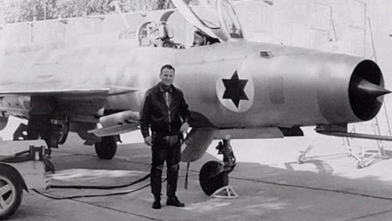 Một trong những trạm radar của Jordan nằm trên đường bay của chiếc MiG-21, lẽ ra phải phát hiện ra chiếc máy bay bỏ trốn; và theo thoả thuận với Iraq, phía Jordan phải thông báo cho các phi công cất cánh, để chặn kẻ chạy trốn lại. Nhưng không hiểu vì lý do gì, trạm này đã ngừng làm việc trong một quãng thời gian ngắn.