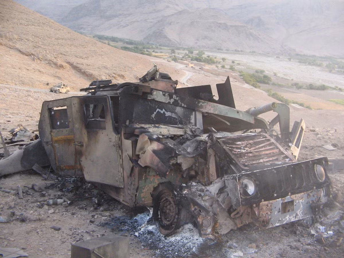 Taliban cũng đã phá hủy (nhưng không thu giữ) 3 trực thăng vận tải Mi-17 và 1 UH-60A vào tháng 6. Tuy nhiên, những tổn thất được ghi nhận của quân đội Afghanistan cho đến nay, dường như không bao gồm các công nghệ nhạy cảm có thể đe dọa quân đội Mỹ, chẳng hạn như tên lửa đất đối không vác vai. 