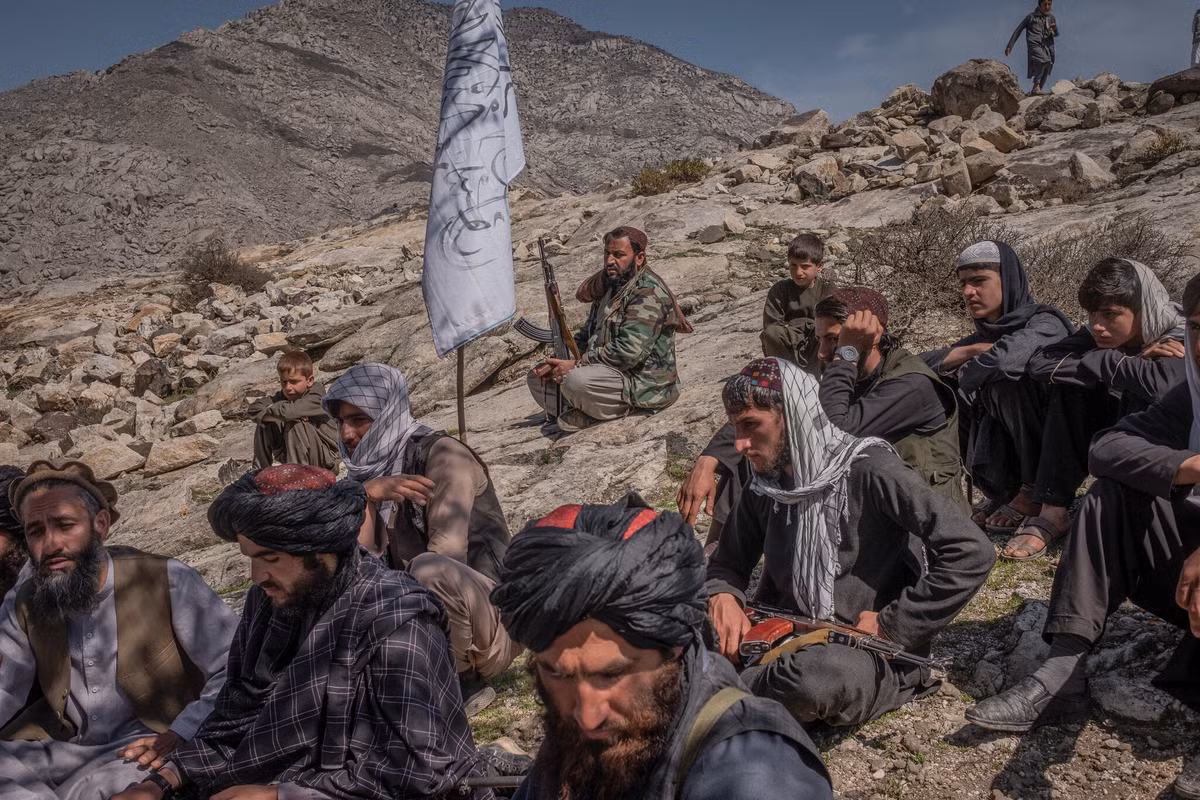 Nếu Taliban có đủ nhiên liệu, số lượng phương tiện quân sự ngày càng tăng của lực lượng này, có thể tạo thành một lực lượng chiến đấu cơ động, giúp nhanh chóng tập hợp quân trên khắp Afghanistan. 