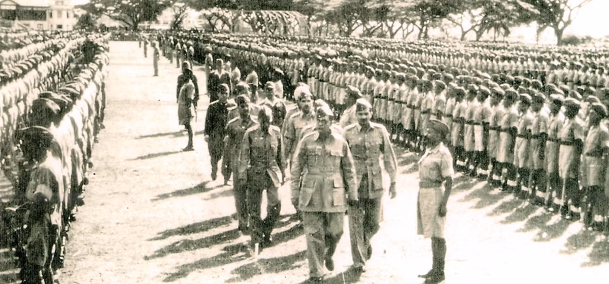 Có lẽ không được chính quyền Anh cung cấp tài chính đầy đủ vào thập niên 1930, nên công tác chuẩn bị phòng thủ có phần bị xem nhẹ. Trong khi lục quân, hải quân và không quân tranh cãi xem ai chịu trách nhiệm bảo vệ hòn đảo, thì thái độ thờ ơ của chính quyền thực dân cai trị, chỉ chú ý đến việc vơ vét bóc lột tài nguyên.