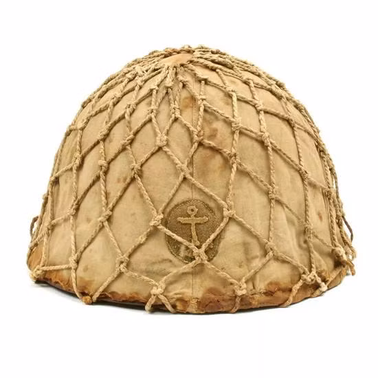 Trong thế chiến thứ 2, mũ sắt loại 98 của Nhật Bản (không được trang bị số lượng lớn) lúc bấy giờ, có thể chống được đạn súng trường, trong phạm vi 500 mét. Tuy nhiên trọng lượng của mũ gần 3 kg, nếu đội lâu rất khó chịu.
