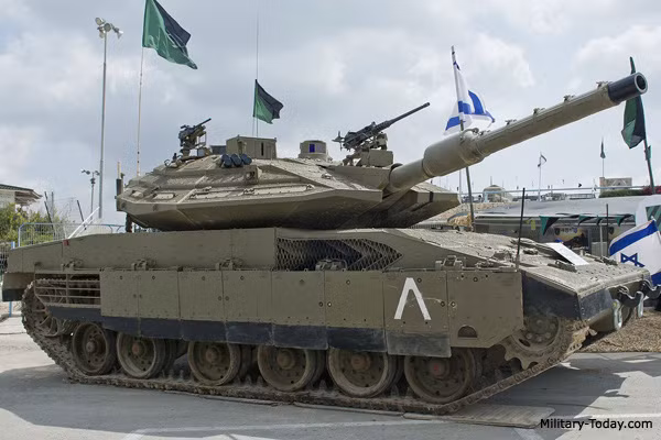 Đầu tiên phải kể tới xe tăng Merkava của tướng Israel Tal, cựu chỉ huy lực lượng thiết giáp Israel. Đây là chiếc xe tăng chiến đấu chủ lực duy nhất, do chính Israel sản xuất. Merkava được phát triển theo đúng phương châm về xe tăng của người Israel là chiều cao thấp và hỏa lực sát thương cao.
