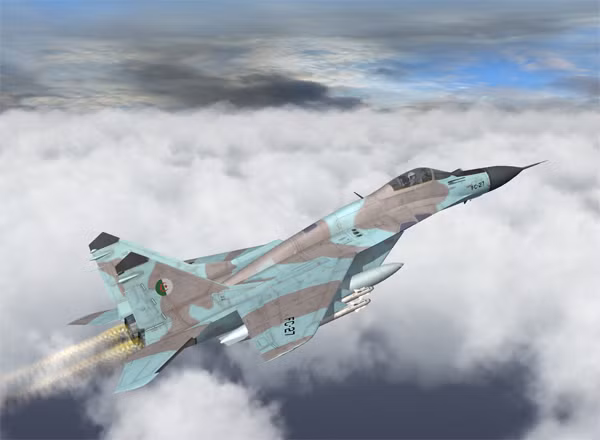 Tiếp theo là máy bay chiến đấu hạng trung MiG-29 của Algeria, là một trong những máy bay chiến đấu phổ biến nhất của Nga để xuất khẩu và là máy bay phản lực đa năng hạng trung, với hiệu suất chiến đấu rất tốt, bao gồm khả năng cơ động rất nhanh, tốc độ và trần bay cao.