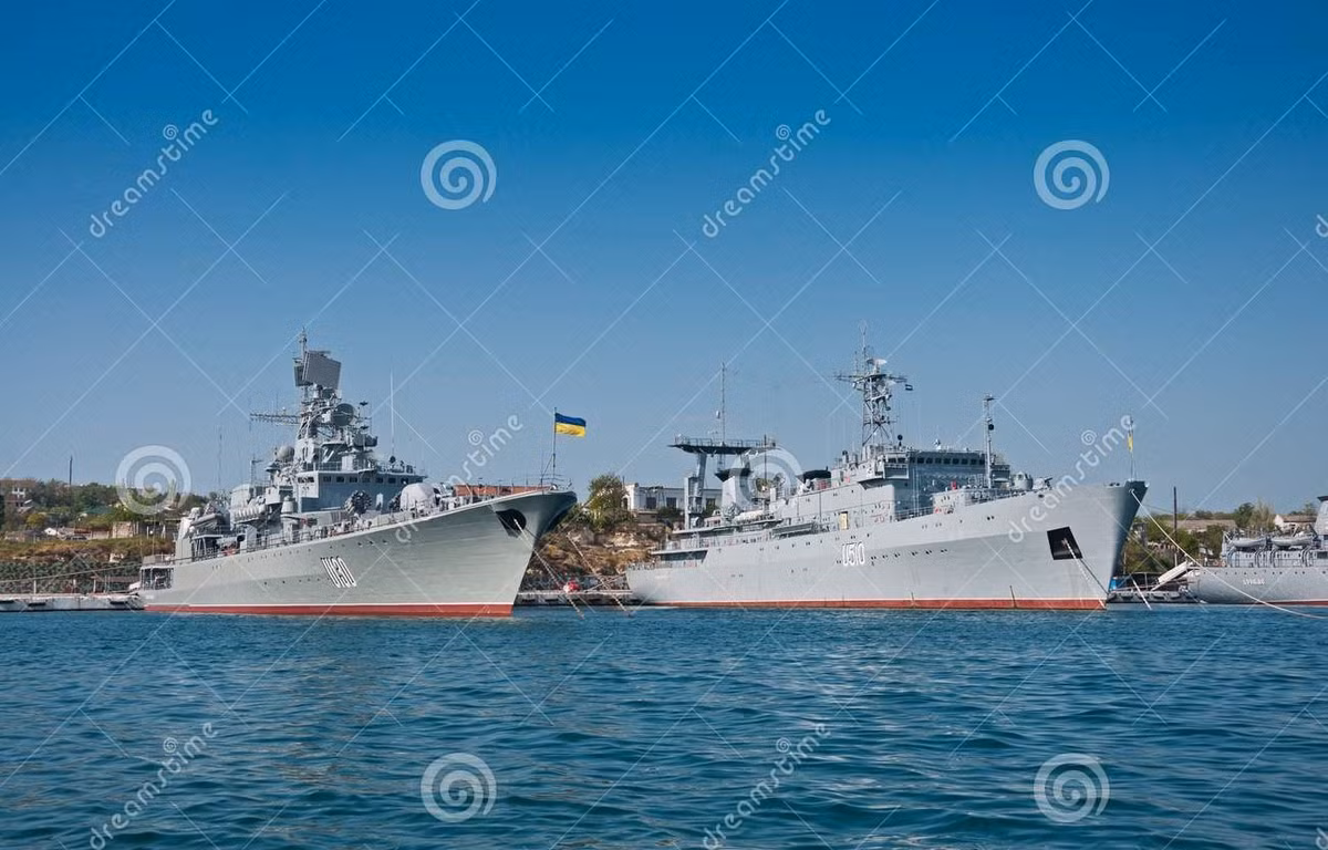 Với sự biến mất của căn cứ hải quân Sevastopol, Hải quân Ukraine về cơ bản cần phải làm lại từ đầu. 70% nhân viên hải quân Ukraine đào ngũ hoặc xuất ngũ, và hạm đội hùng mạnh một thời, hiện chỉ có một khinh hạm.