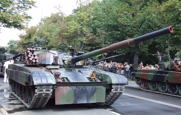 Mặc dù T-72B3 là vũ khí đáng gờm, vượt trội hoàn toàn so với PT-91 của Ba Lan và có thể đối đầu với xe tăng Leopard II của Đức và xe tăng M1A2 Abrams của Mỹ. Nhưng việc việc triển khai các loại áo giáp tiên tiến hơn của NATO, trong thập kỷ tới sẽ khiến nền tảng thời Liên Xô nâng cao trở nên lỗi thời. 