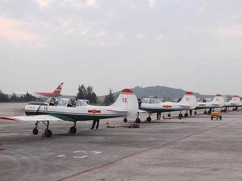 Theo đó, hạn chót nhận hồ sơ chào thầu cung cấp máy bay và các gói hỗ trợ về huấn luyện, kỹ thuật, hậu cần, cung ứng phụ tùng là vào ngày 3/3/2021 và việc bàn giao 3 máy bay chậm nhất vào khoảng giữa năm 2023.