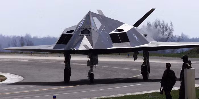 Do giá thành của F-117A rất cao, nên chỉ có 59 chiếc được sản xuất. Cuối cùng, do chi phí sử dụng quá cao và khả năng tàng hình tương đối hạn chế, nên F-117A đã hoàn toàn bị cho loại biên từ sau năm 2008. Mặc dù khi đó, Mỹ thiếu loại máy bay tàng hình, có khả năng thực hiện các nhiệm vụ tấn công hạt nhân chiến thuật.