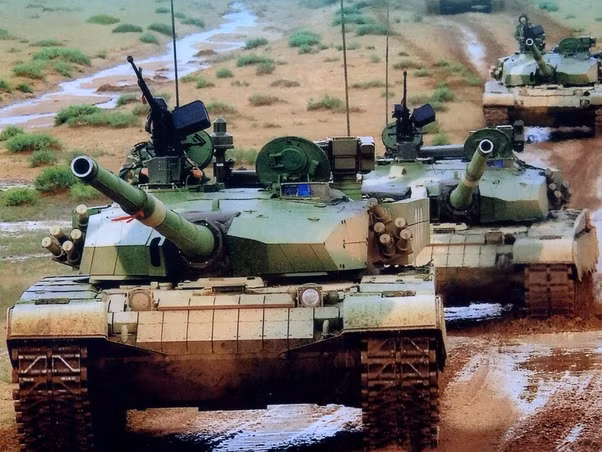 Rất có khả năng, số lượng xe tăng Type 99A sẽ chỉ dừng lại ở con số 300 chiếc, chứ không thể có số lượng lớn như xe tăng Type 96A và trong thời gian tới, có tin Trung Quốc đang phát triển một mẫu xe tăng chiến đấu chủ lực mới; loại xe tăng mà cho đến nay, chỉ có Nga, Hàn Quốc và Nhật Bản đã phát triển thành công. Nguồn ảnh: QQ.