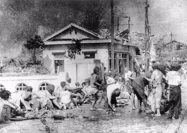 Đại tá Paul Tibbets cho rằng việc tấn công Tokyo sẽ gây ra thiệt hại lớn về tâm lý và gây hoang mang cho chính phủ và người dân Nhật Bản khi đó. Đối với ông, điều này sẽ có sức tàn phá lớn hơn nhiều so với sức công phá của chính quả bom.