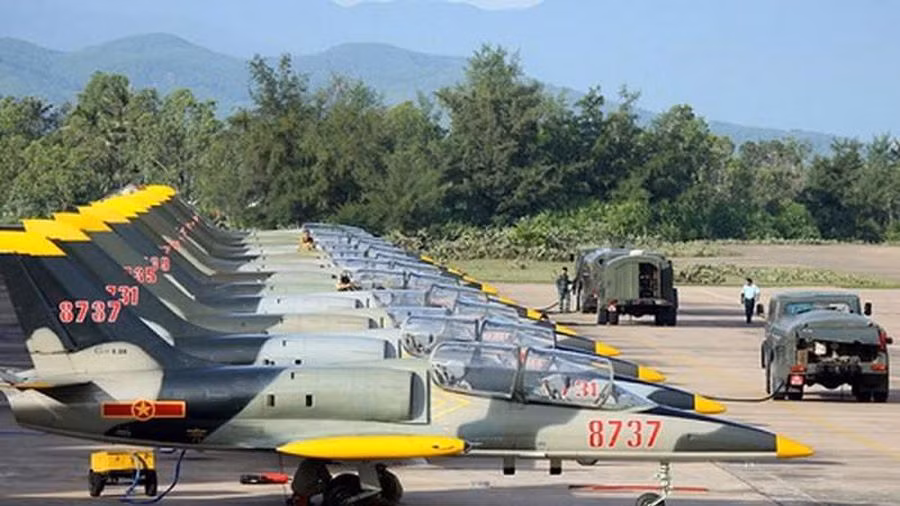 Tuy chỉ được sử dụng để huấn luyện, nhưng L-39NG vẫn được xếp vào loại máy bay phản lực chiến đấu thế hệ thứ tư, nghĩa là ngang hàng với Su-27 và Su-30, hai loại tiêm kích chủ lực của Không quân Việt Nam hiện nay. Nguồn ảnh: TH.