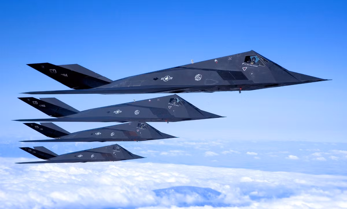 Tuy nhiên việc sử dụng F-117 để ném bom hạt nhân vào Liên Xô đã không xảy ra, nhưng máy bay cũng đã được sử dụng cho mục đích khác. Năm 1991 Chiến tranh vùng Vịnh lần thứ nhất nổ ra, những chiếc F-117 được tung ra tham chiến với số lượng lớn.