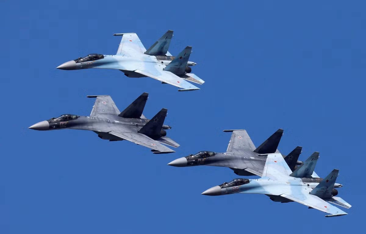 Mặc dù Nga đã cố gắng tiếp thị thêm các phi đội Su-35 cho Trung Quốc để tiếp tục hợp đồng với hai chục máy bay Su-35, có thể bao gồm cả thỏa thuận giấy phép sản xuất, nhưng chiếc máy bay chiến đấu này vẫn không còn hấp dẫn khi các máy bay chiến đấu bản địa của chính Trung Quốc về nhiều mặt đã vượt trội hơn.