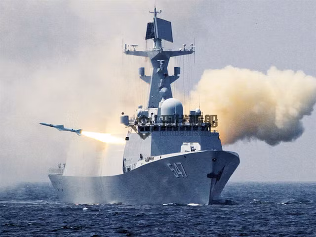 HQ-16 đã được phát triển thành bốn biến thể riêng biệt, trong đó HQ-16A là phiên bản gốc và cơ bản nhất. HHQ-16 được phát triển cho các tàu chiến của Hải quân và là hệ thống phòng không chính của khinh hạm lớp Type 054, cũng được xuất khẩu cho Hải quân Thái Lan và Pakistan.