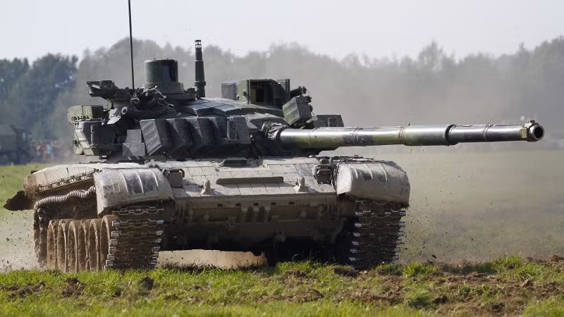 T-64 được cho là vận hành ít hiệu quả hơn, chi phí cho nhu cầu bảo dưỡng cao và đã được các quốc gia kế thừa sau khi Liên Xô tan rã cho nghỉ hưu sớm, ngoại trừ Ukraine và Uzbekistan.