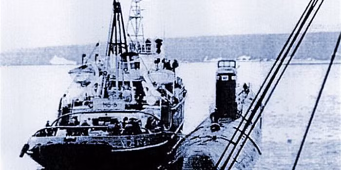 Năm 1981, tàu kéo đã kéo K-27 vào biển Kara và đánh đắm con tàu, đưa nhiên liệu, lò phản ứng và các chất thải khác chìm xuống đáy biển. Các chuyên gia đề xuất đánh chìm vật liệu hạt nhân một cách an toàn ở độ sâu ít nhất 3.000 mét. Nhưng K-27 chỉ chìm nằm ở độ sâu 50 mét. 