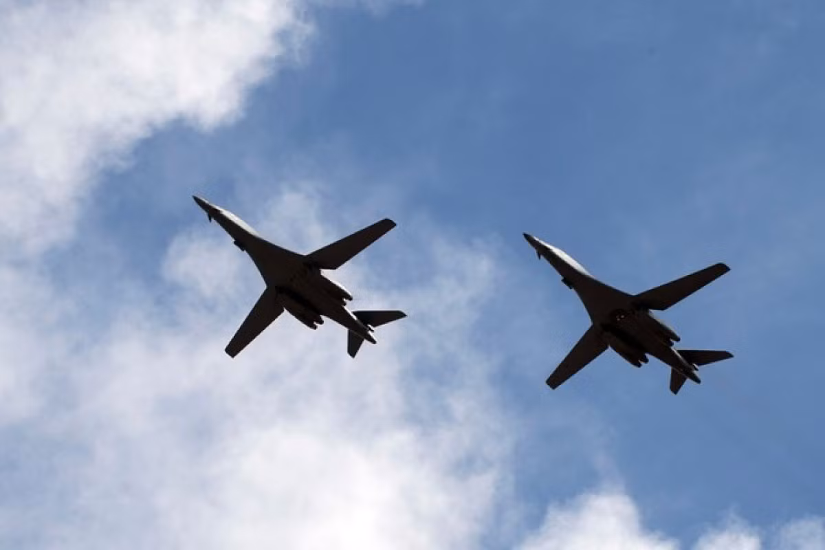 Vụ ngăn chặn của tiêm kích Su-27 diễn ra hôm 3/3 trên Biển Baltic. Tại thời điểm diễn ra vụ việc, hệ thống radar của Nga đã phát hiện 2 mục tiêu cỡ lớn trên không, đang đến gần không phận của Nga.