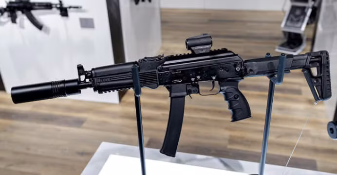 PPK-20 đã cập nhật các ray picatinny trên toàn bộ nắp hộp khóa nòng và ở ốp lót tay dưới. Các phụ kiện đi kèm PPK-20 bao gồm một ống giảm thanh, giảm đáng kể tiếng nổ và chớp lửa đầu nòng; ống này có thể tháo lắp nhanh bằng kết nối như kiểu lưỡi lê, giúp tốn ít thời gian nhất.