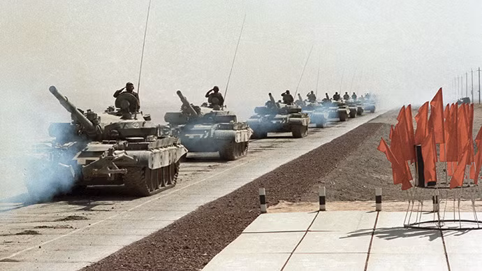 Ngày 13/5/1988, Liên Xô chưa kịp rút quân, 8 lính biên phòng của họ ở Termez (thuộc Uzbekistan) bị tấn công, 6 người chết. Ngày 15/5/1988, Liên Xô bắt đầu rút quân.