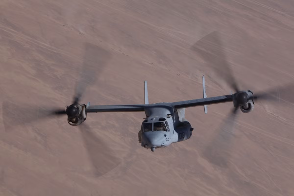 Thậm chí trước khi triển khai tới chiến tường Iraq, Thuỷ quân Lục chiến và Hải quân Mỹ còn phải viết lại quy trình bay và quy trình an toàn cho MV-22 Osprey. Sau các cuộc xung đột suốt từ đầu thế kỷ 21 tới nay, người ta nhận ra rằng MV-22 Osprey có tỷ lệ tai nạn và bị bắn hạ thấp nhất trong số tất cả các loại trực thăng còn lại được Mỹ sử dụng trên chiến trường. Nguồn ảnh: Military.
