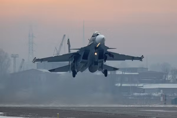 Kèm theo đó là tăng quân số của Su-30SM lên thêm 30 chiếc nữa. Nguồn ảnh: Migflug.