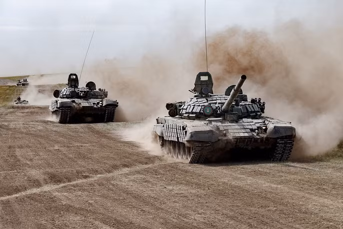 Các xe tăng T-72B của Nga tham gia cuộc tập trận có quy mô lớn nhất từ trước tới nay từng được tổ chức ở Nga cũng như trên thế giới. Nguồn ảnh: TASS.