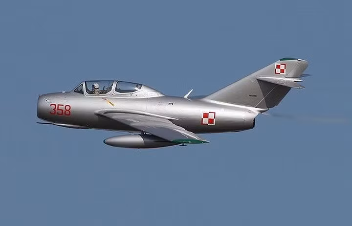 Máy bay chiến đấu phản lực MiG-15 của Liên Xô. Đây là một “ngôi sao” trong Chiến tranh Triều Tiên. Máy bay được sản xuất với số lượng lớn, hơn 18.000 chiếc.