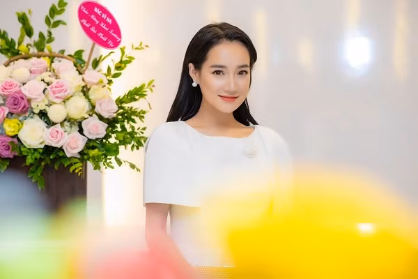 Nha Phuong lo bung bau, tat bat chay show truoc dam cuoi voi Truong Giang?-Hinh-6