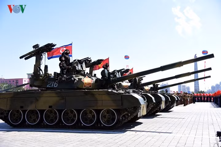 Pokpung-ho 4 được đánh giá là một bản sao của T-72 về thân xe nhưng lại mang pháo giống T-62.