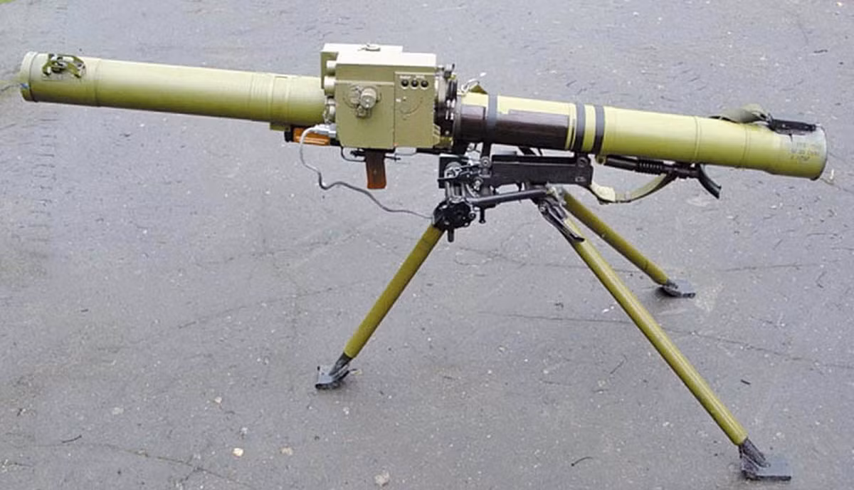 Cỡ nòng của khẩu súng chống tăng này là 105mm. Sơ tốc đầu nòng khi khai hoả là 280 mét/giây và có tầm bắn hiệu quả 500 mét. Khi sử dụng với giá đỡ và có gắn kèm thiết bị ổn định đường bay, RPG-29 có thể khai hoả tối đa tới 800 mét. Nguồn ảnh: Pinterest.