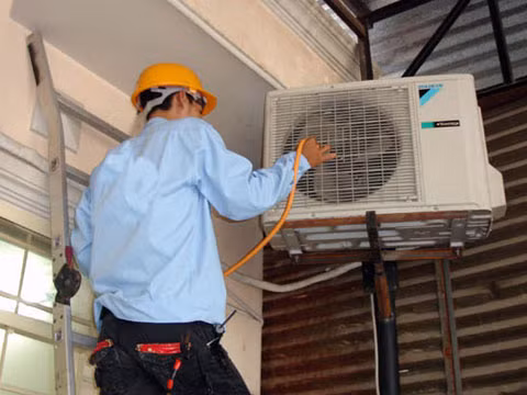 Từ ngày 15/3 - 15/4, nhiều hãng có chương trình bảo hành miễn phí điều hòa tại các tỉnh Hà Nội, TP HCM, Đà Nẵng.