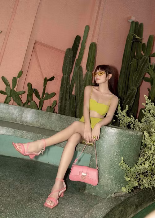 Chân dài sinh năm 1997 là gương mặt fashionista khá nổi tiếng. Ảnh: FBNV.