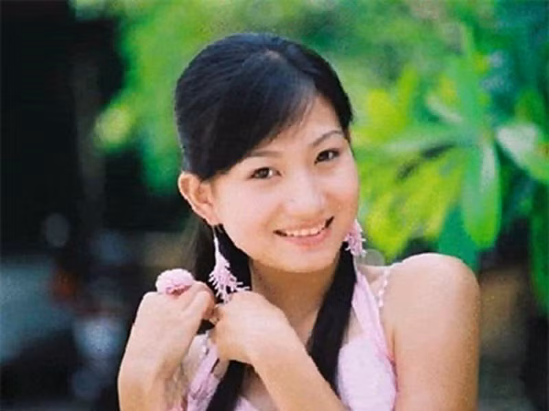 Thanh Huyền đóng vai Bích trong Nhật ký Vàng Anh phần 1. Cô còn góp mặt trong các phim: Nhà có nhiều cửa sổ, Ba đám cưới một đời chồng, Có lẽ bởi vì yêu. Ngoài diễn xuất, Thanh Huyền còn theo đuổi công việc dẫn chương trình. Nữ diễn viên kín tiếng về chuyện tình cảm. Ảnh: Tổ Quốc.