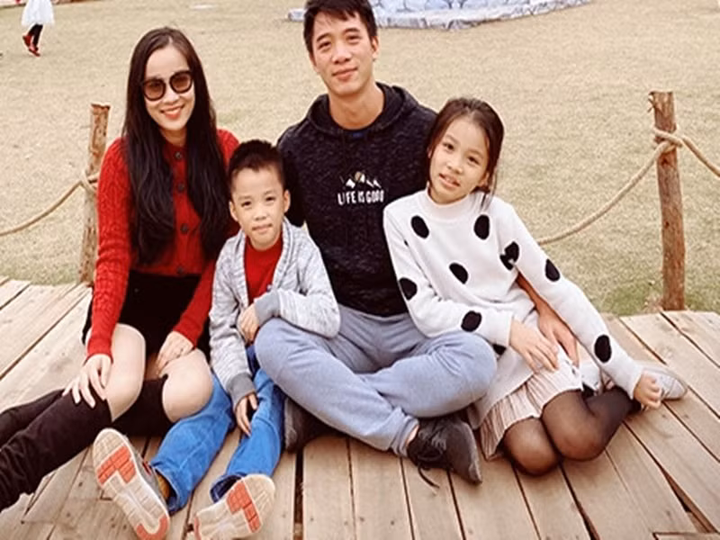 “Vàng Anh” Minh Hương kết hôn năm 2009. Chồng nữ diễn viên trước kia là kiến trúc sư sau đó chuyển sang kinh doanh nhà hàng. Vợ chồng Minh Hương có hai con, một gái, một trai. Ảnh: Vietnamnet.